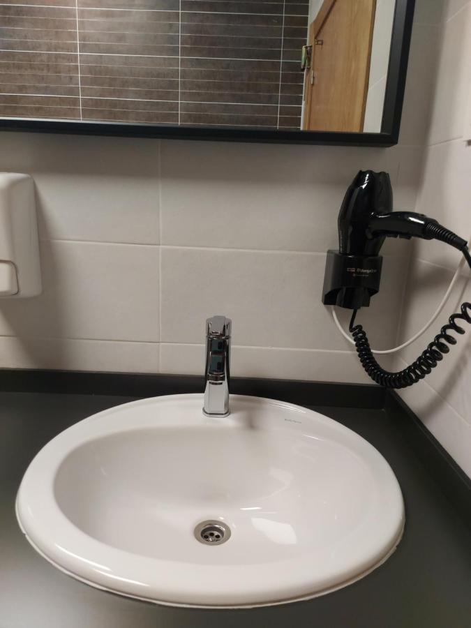 Albergue Gbc Hostel Понтеведра Экстерьер фото